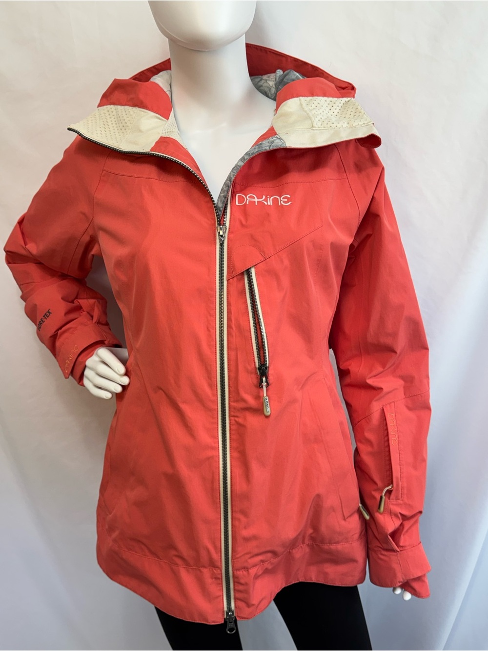 Dakine Technical Outerwear Quinn 2L GORE-TEX Snowboard Ski Jacket-Coral